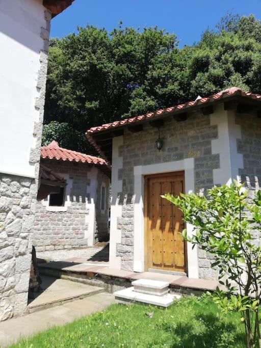 Casa con amplio jardín en Pechón Exterior foto